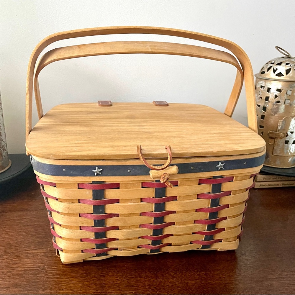 Longaberger Proudly American Red Blue Natural Woven Cake Basket Patriotic 2004